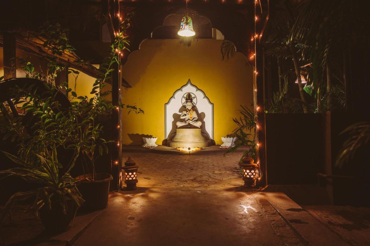 Devarya Wellness Beach Resort Morjim Exterior foto