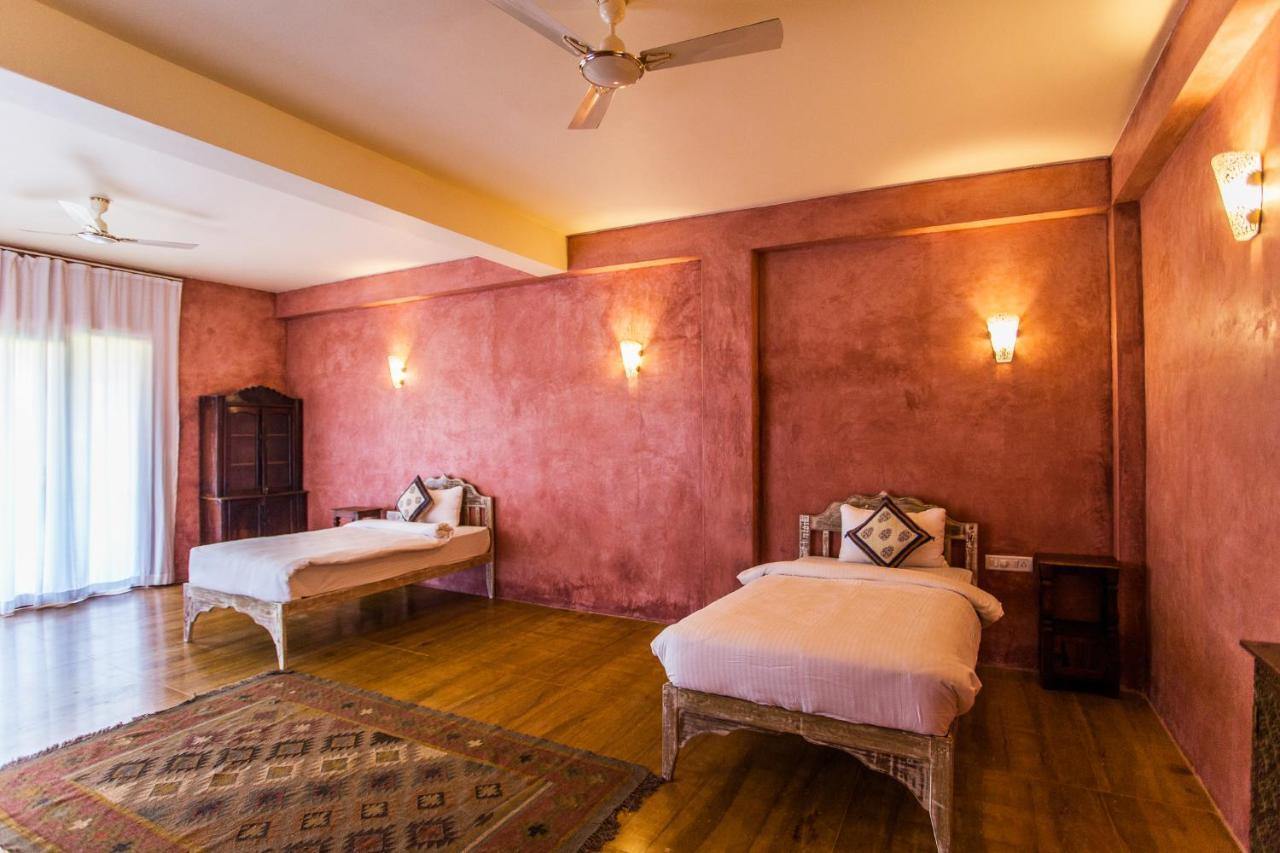 Devarya Wellness Beach Resort Morjim Exterior foto
