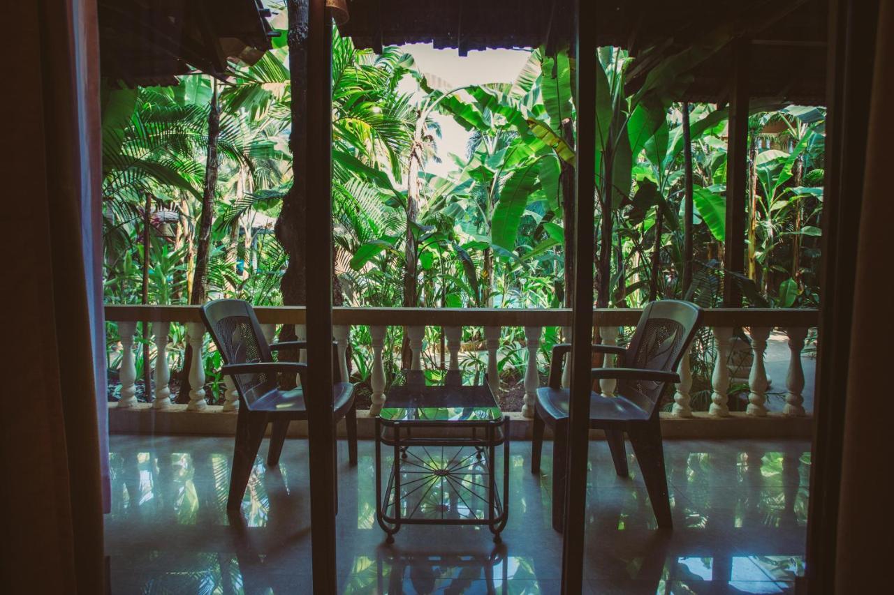 Devarya Wellness Beach Resort Morjim Exterior foto