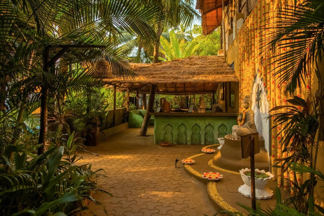 Devarya Wellness Beach Resort Morjim Exterior foto