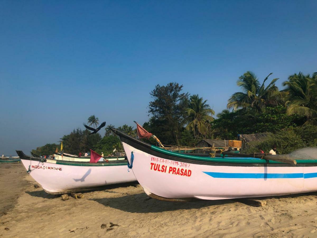 Devarya Wellness Beach Resort Morjim Exterior foto