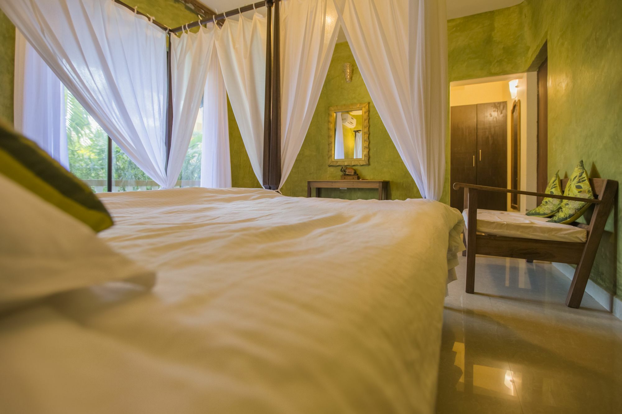 Devarya Wellness Beach Resort Morjim Exterior foto